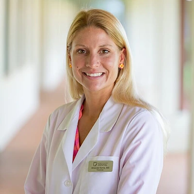 Photo of Dr. Amanda Kerns.